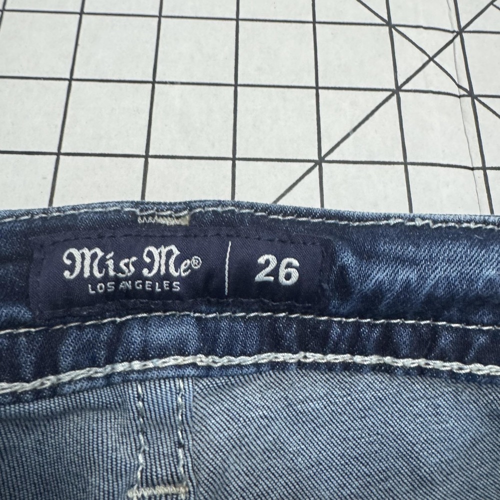 Miss Me Shorts Womens 26 Blue Denim Cuffed Hot Pants Embroidered Rhinestone - Picture 2 of 3